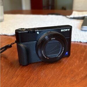 Sony RX100 mark IV Black Compact Digital Camera